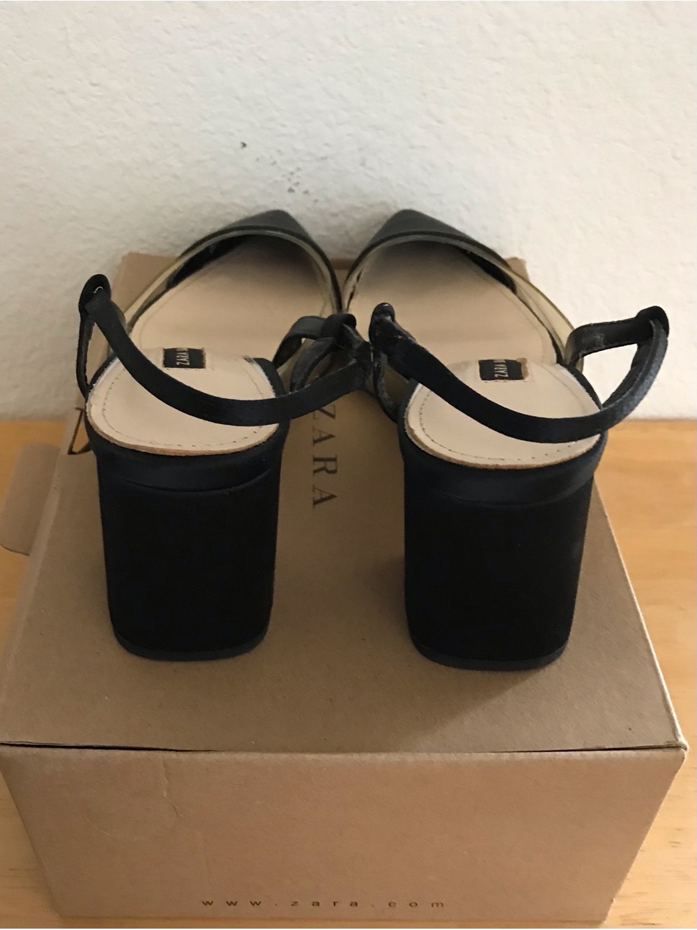 Zara Basic Black Pointed Toe Clear Slingback Block Heels - Picture 4 of 4